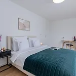 Exclusive Lubicz 40 4*